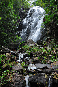 法森丛林法根岛美丽的瀑布流动花园公园旅游风景池塘热带植物环境丛林背景