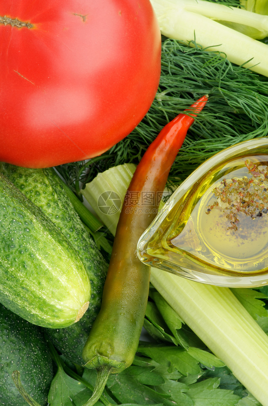 蔬菜背景玻璃食物红色素食者饮料白色金子香菜养分宏观图片