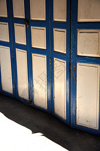 折叠门建筑学历史性房子店铺旗帜商业城市财产古董框架高清图片