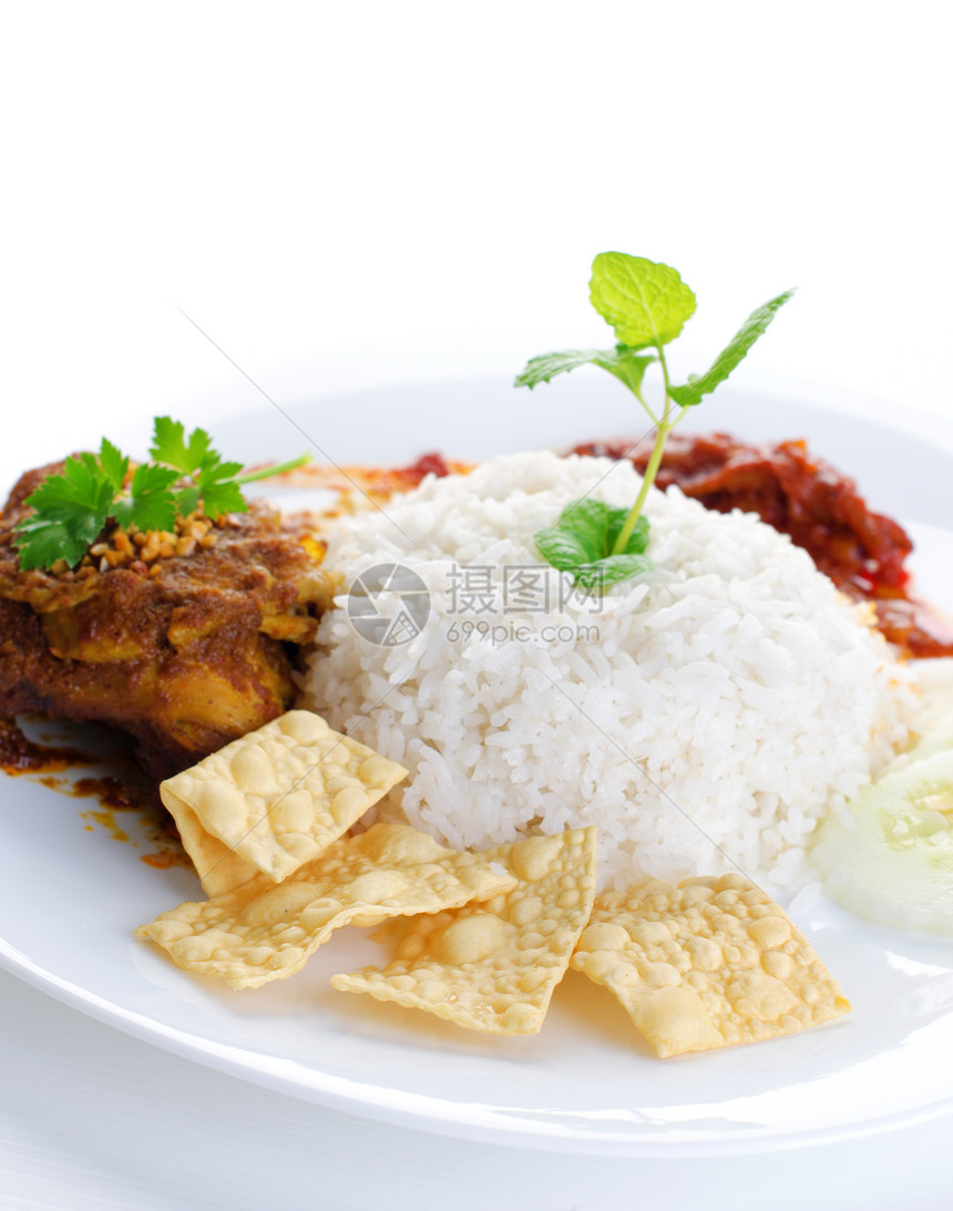 马来人食品盘子薄荷叶子香料黄瓜服务辣椒传统马来语早餐图片