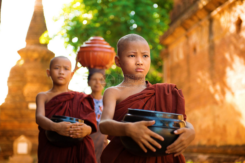缅甸佛教和尚图片