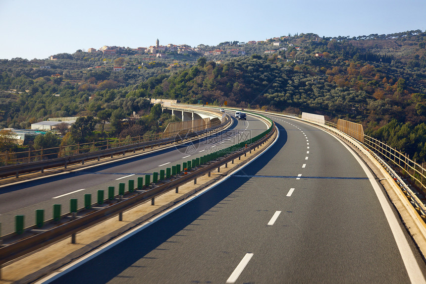 公路高速公路旅行驾驶航程沥青速度车道基础设施曲线风景运动图片
