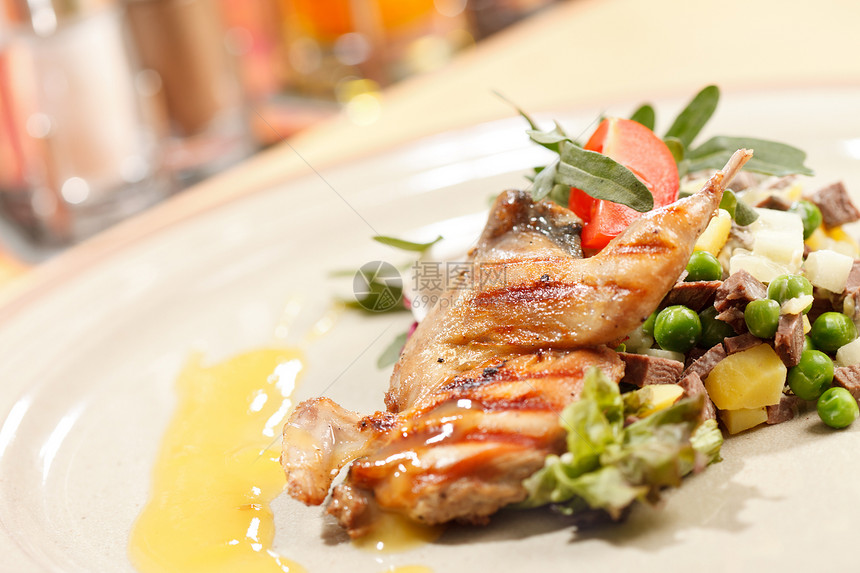 鱼肉沙拉上的食物饮食蔬菜美食鹌鹑烹饪土豆草本植物牛肉家禽图片