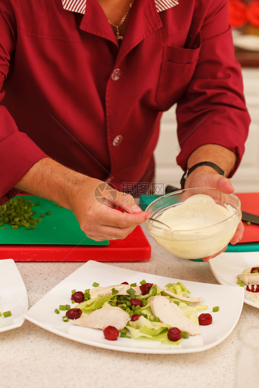 厨师工作食物盘子洋葱作坊桌子平底锅餐厅服务美食沙拉图片