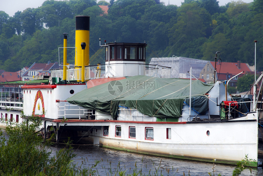 轮轮式轮车在Elbe号上桨轮游览洪水旅游蒸汽图片