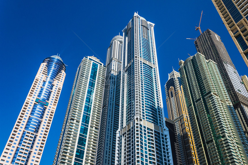 阿联酋迪拜高楼建筑和街道玻璃办公室灯光场景酒店住宅生活金融奢华摩天大楼图片