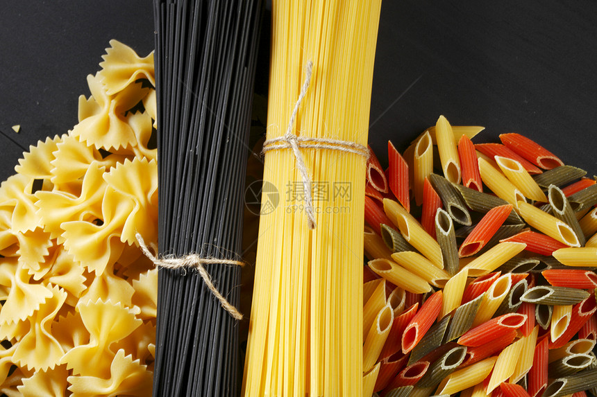 意大利意大利面粉种类和形状的多样化烹饪美食宏观小麦团体文化桌子面条午餐食物图片