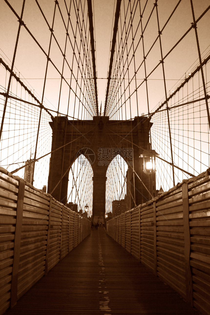 布鲁克林桥景观天空市中心蓝色历史性金属行人建筑学地标电缆图片
