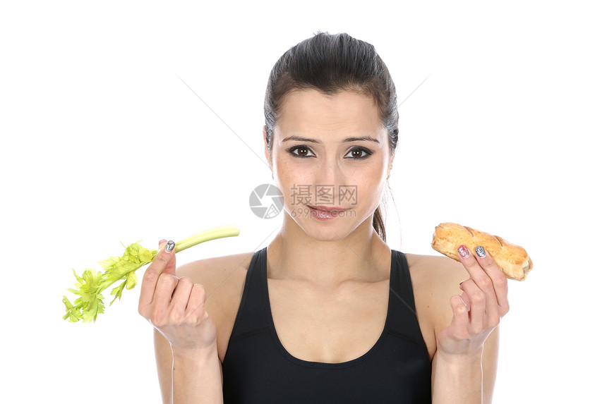 妇女持有蛋糕和西莱里Celery头发采摘香肠女士饮食白色蔬菜食物健康育肥图片