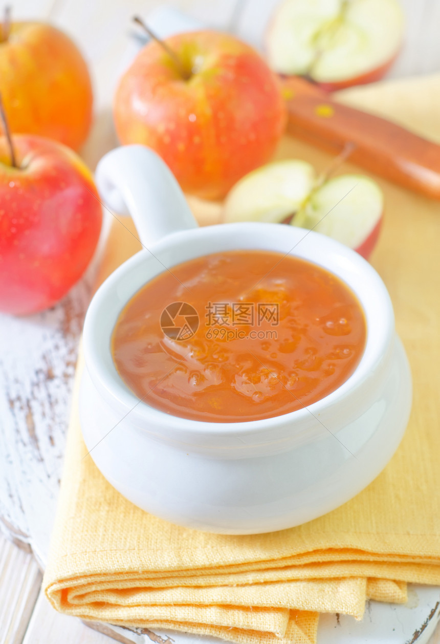 苹果和果酱勺子装罐美食桌子水果盘子乡村琥珀色味道果味图片