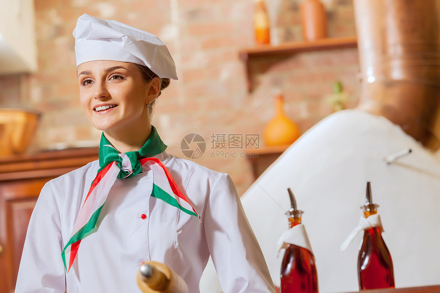 女青年厨师职业女性火炉帽子女士厨房餐饮加热器炊具工作图片