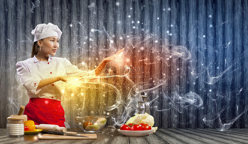 亚洲女性用魔法烹饪围裙牛奶手指成人魔术师帽子胡椒面粉女士空气图片