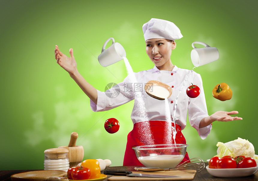 亚洲女性用魔法烹饪女士杯子手指空气女孩食物成人帽子胡椒蔬菜图片