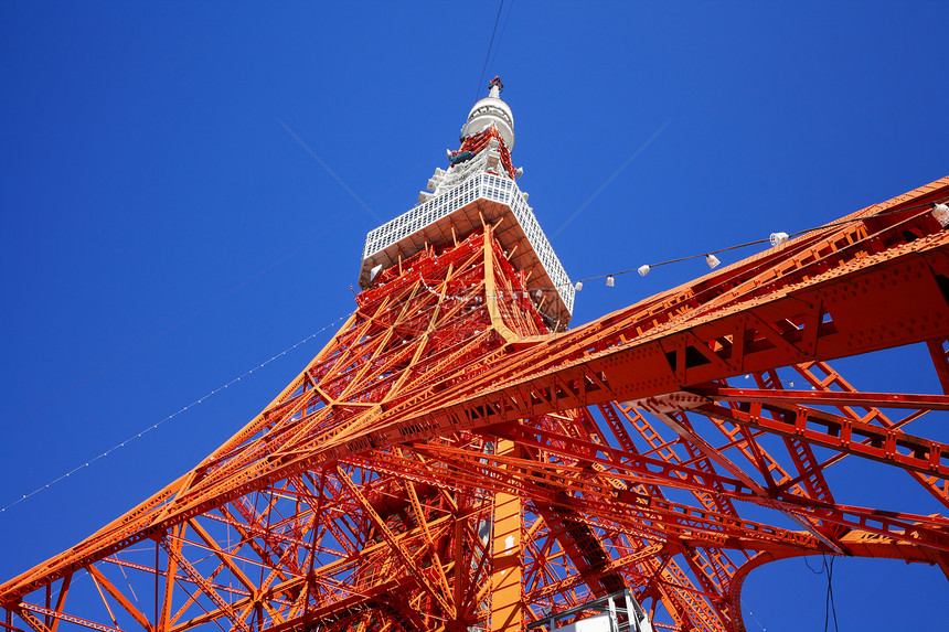 东京塔卫星播送地标观察者摩天大楼建筑学蓝色城市红色天空图片