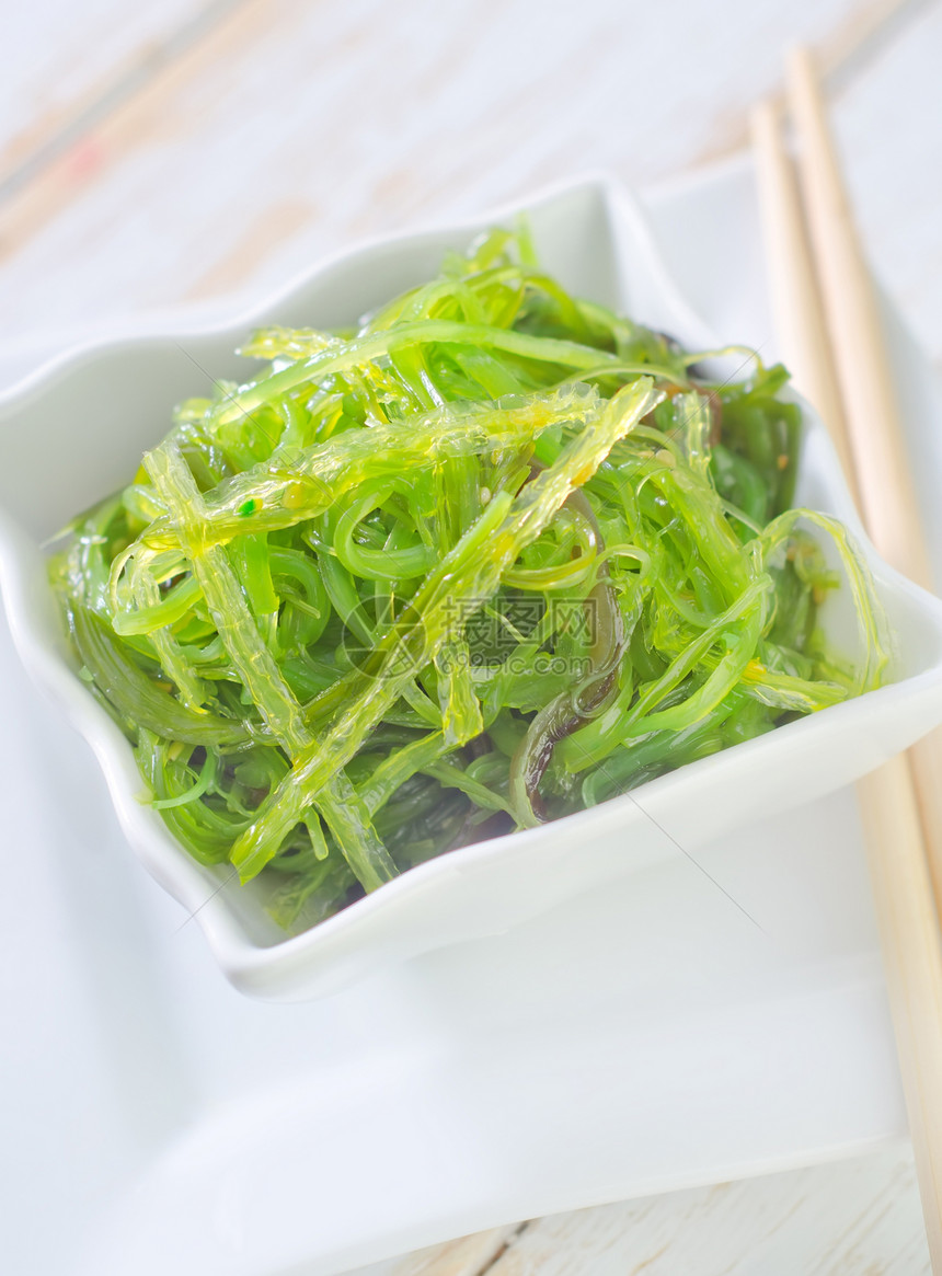 沙拉海洋产品盘子藻类杂草海藻美食海鲜叶子美味图片