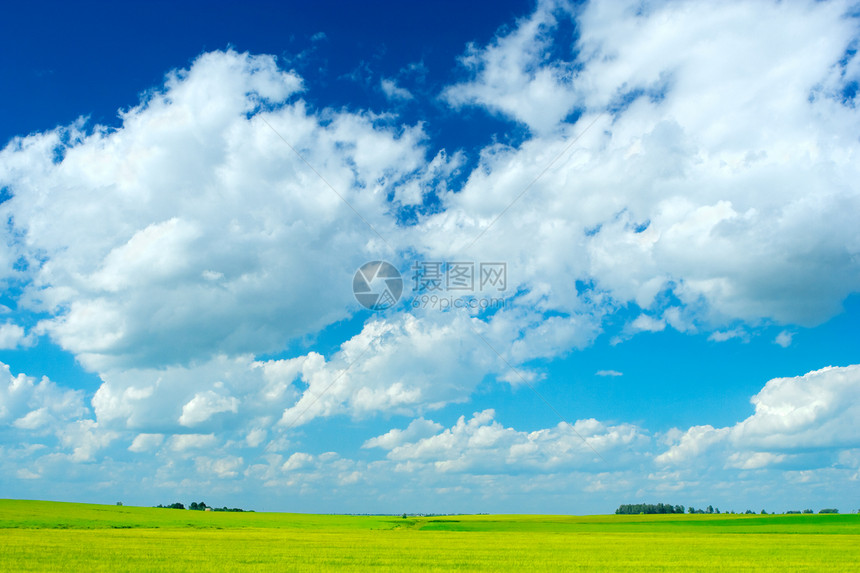 夏季外地地平线城市土地场景蓝色阳光乡村草地场地风景图片