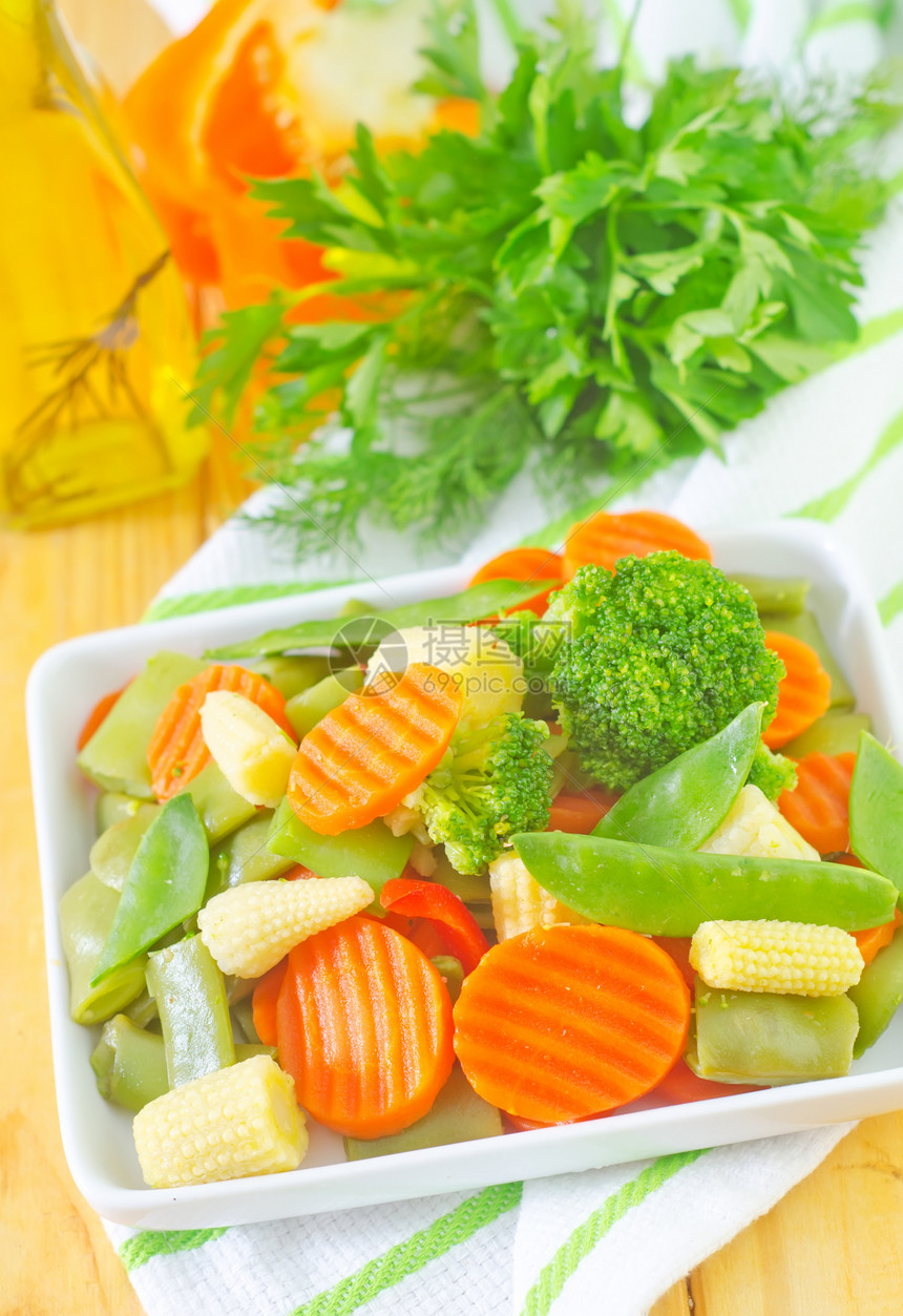 生蔬菜 混合蔬菜橙子食物沙拉土豆胡椒扁豆辣椒立方体饮食彩虹图片
