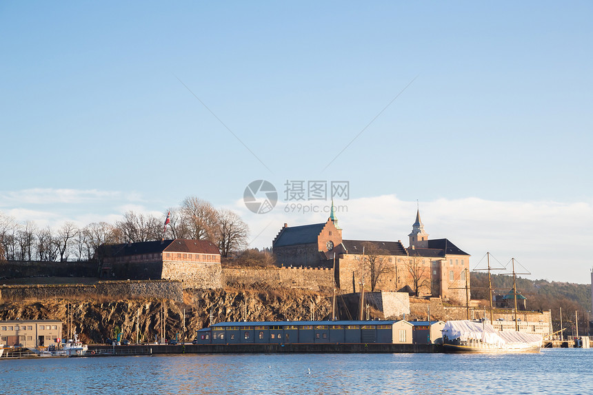 奥斯陆码头港和Akershus堡垒图片
