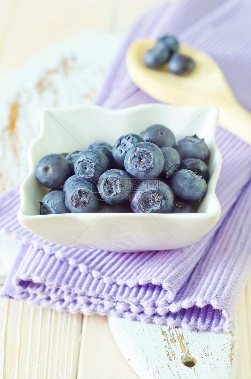 蓝莓和酸奶产品奶制品食物奶油紫色薄荷饮食甜点菜肴水果图片