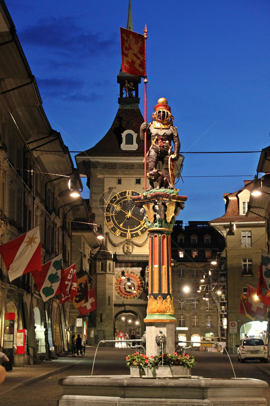 黄昏时瑞士伯尔尼市中心图片