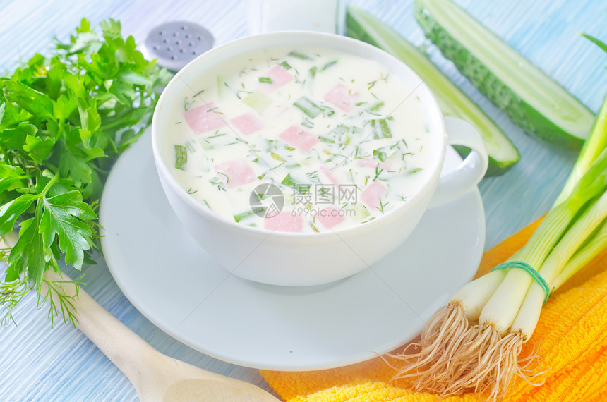 冷汤食物茶点节食黄瓜奶油香料液体酸奶蔬菜美食图片