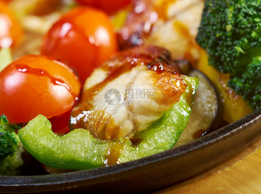 烧烤营养蔬菜食物盘子桌子餐厅鳗鱼午餐美食烹饪图片