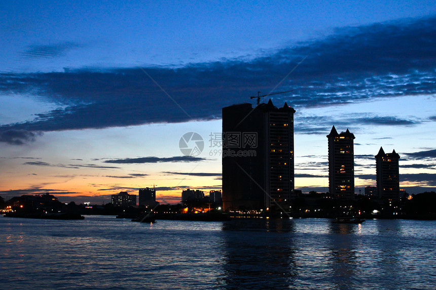 河上日落的景色天际风景景观旅行场景建筑城市全景旅游天空图片