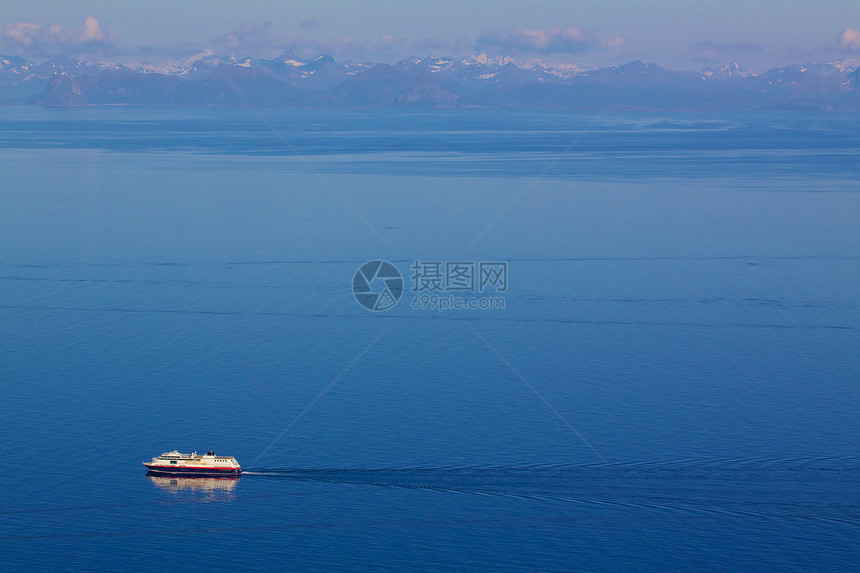 由挪威海岸游轮图片