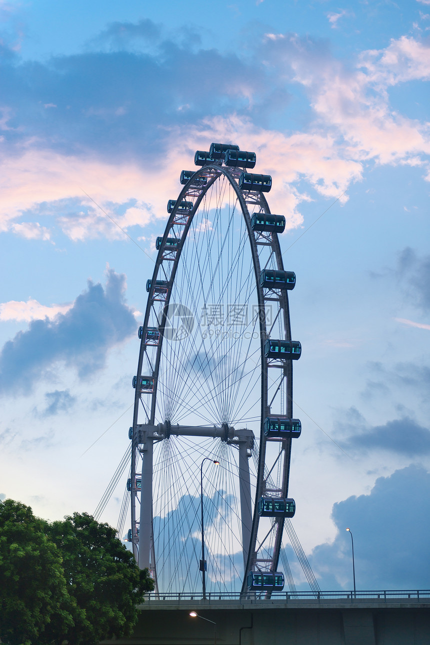 摩天轮  新加坡摩天观景轮景观旅行蓝色吸引力建筑游客码头观光城市天际图片