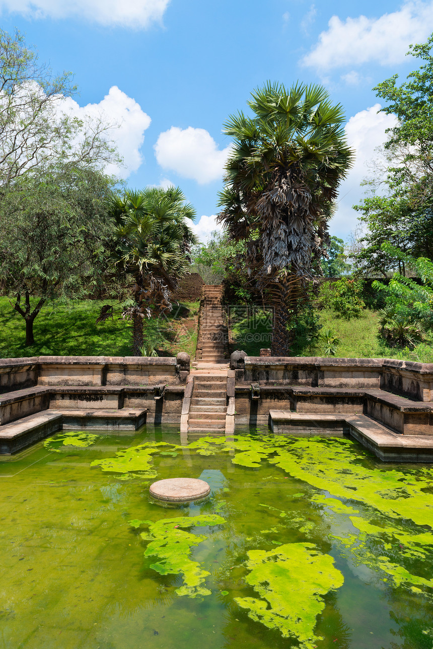 古代皇家游泳池岩石建筑地标城市文化遗迹首都蓝色水池建筑学图片