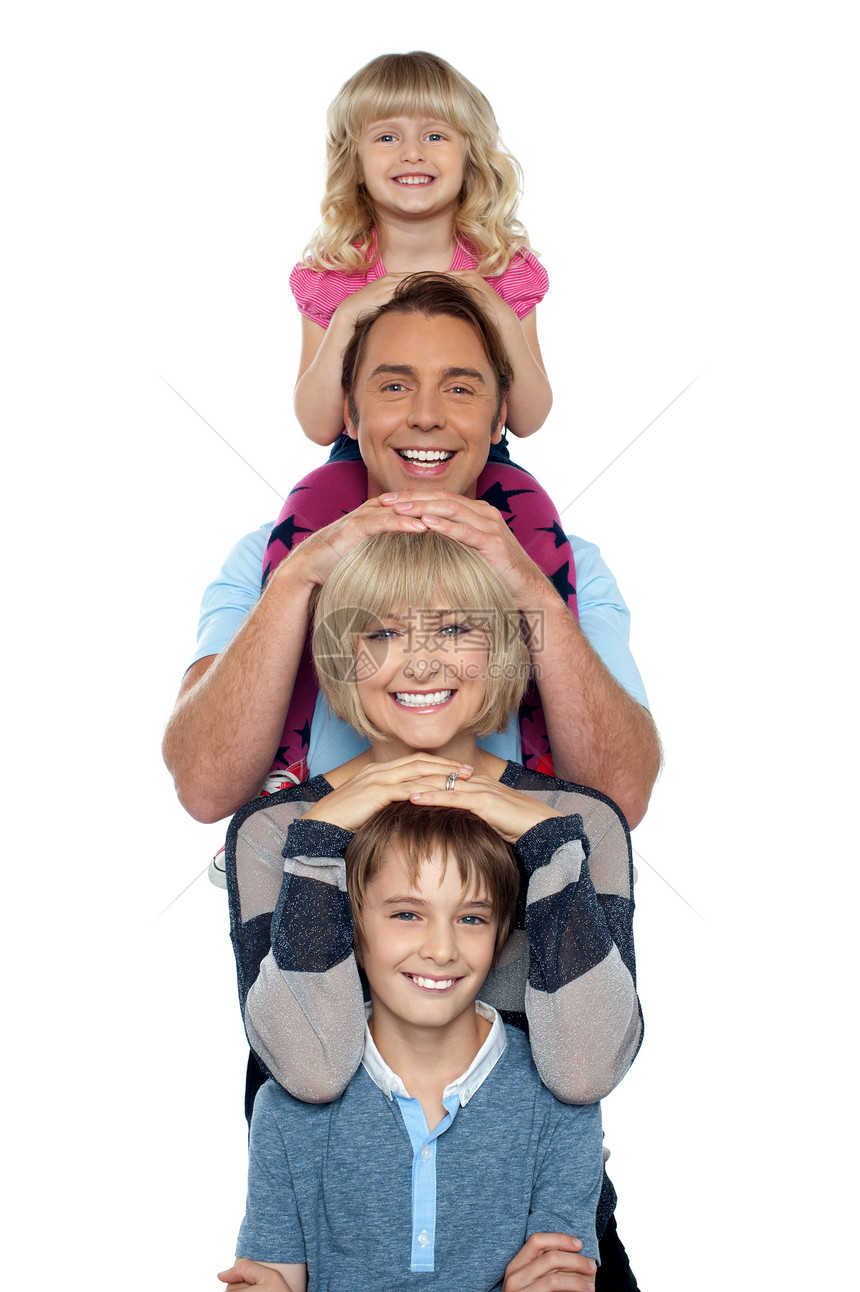 年轻可爱的幸福家庭图片