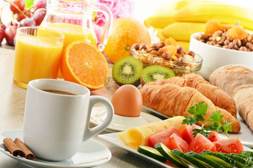 早餐 咖啡 橙汁 羊角面包 鸡蛋 蔬菜香蕉水壶厨房坚果饮食黄瓜盘子水果橙子果汁图片