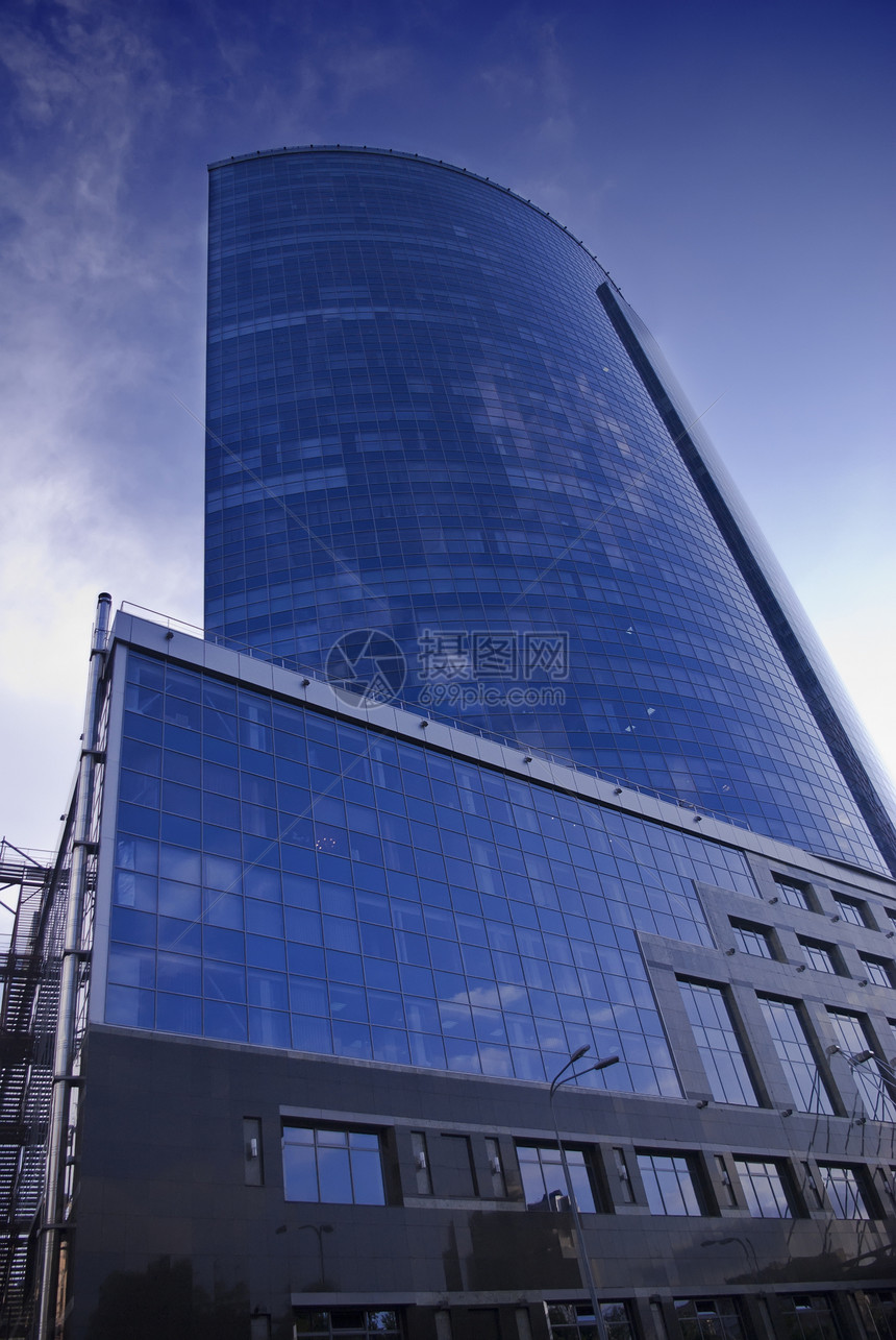 大楼前外玻璃水平窗户场景反射金属摩天大楼办公室条纹蓝色图片