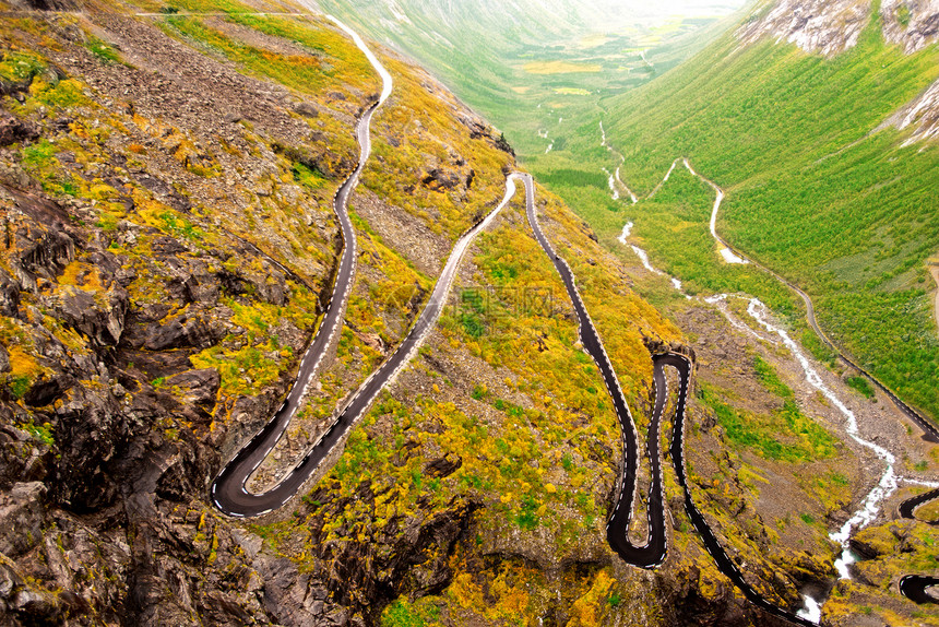 挪威的Trollstigen公路石质顶峰毒激素图片