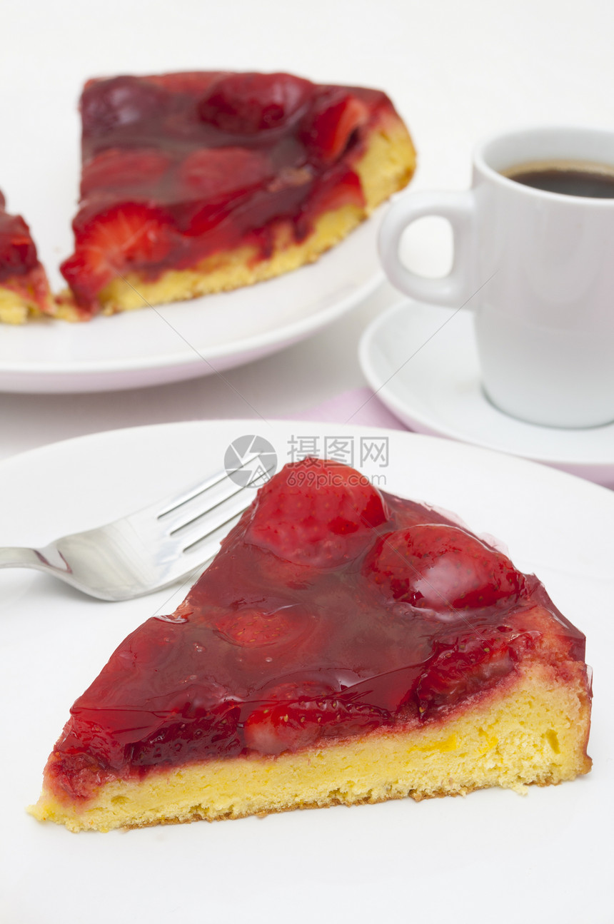 草莓蛋糕馅饼白色水果明胶蛋糕杯子红色糕点海绵食物图片