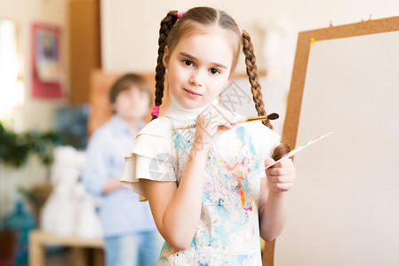 抽取课程家庭帮助团体绘画讲师创造力画家童年学校老师高清图片