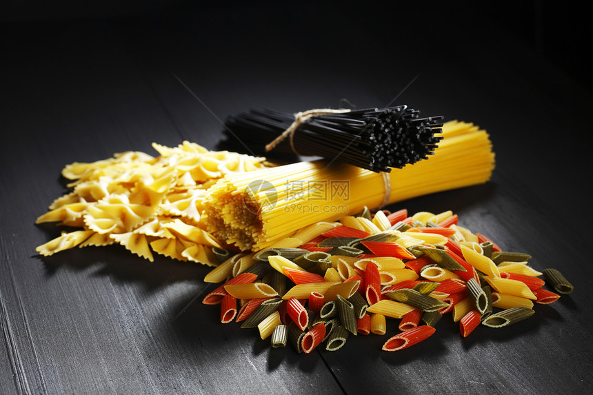 意大利意大利面粉种类和形状的多样化糖类小麦食物宏观饮食文化午餐面条团体营养图片