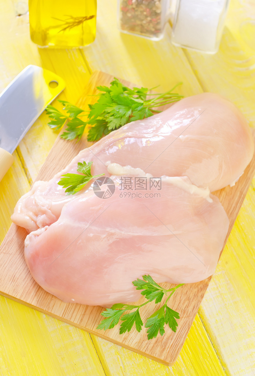 鸡胸部木板美食低脂肪立方体厨房家禽火鸡饮食韭菜图片