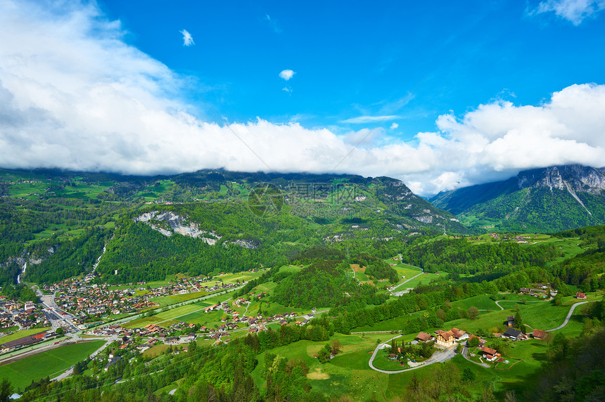 阿尔卑斯山瑞士村山脉风景顶峰爬坡天线高山岩石乡村农村村庄图片