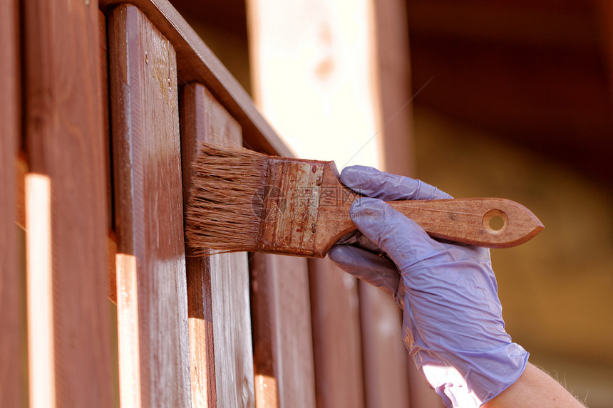 木板栅栏染染刷子工作工业建筑木材材料房子染色建筑学风化图片