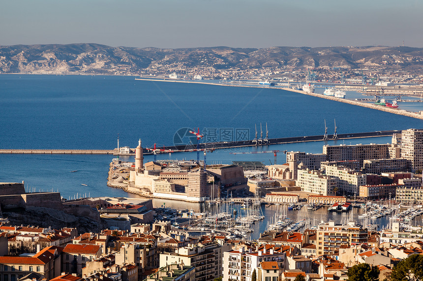 马赛市及其港湾的空中观景 法国景观码头建筑物血管建筑学马赛市中心港口天空天际图片