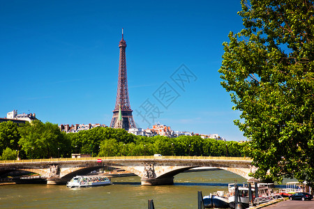 法国桥埃菲尔铁塔和法国巴黎塞纳河上的桥景观吸引力地标建筑学城市历史首都观光历史性旅行背景