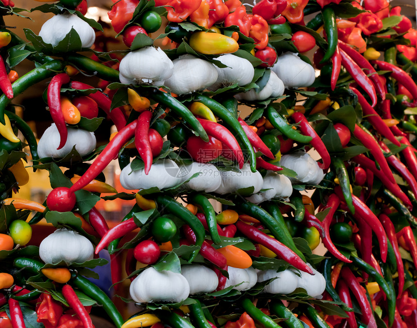 市场上的辣椒和大蒜红色黄色食物农场烹饪胡椒生产收成白色美食图片
