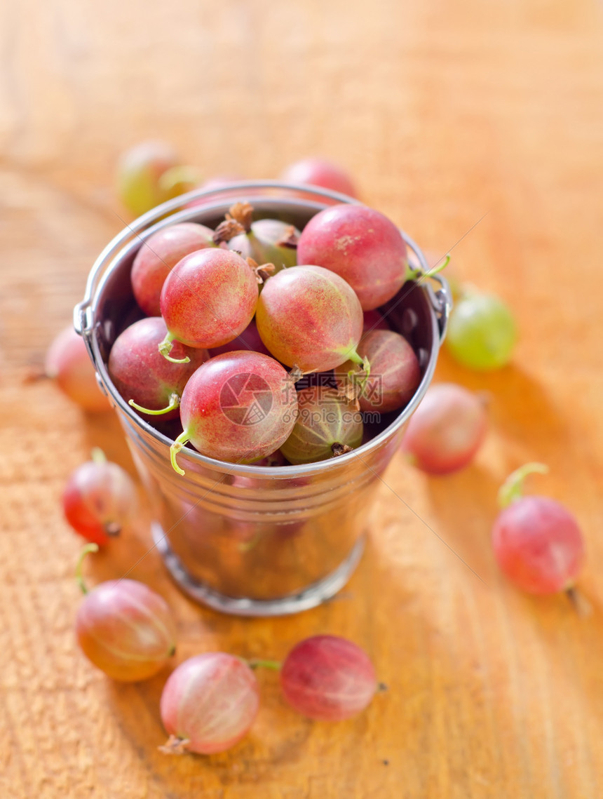 鹅莓木头诱惑水果团体小吃甜点桌子浆果美食醋栗图片