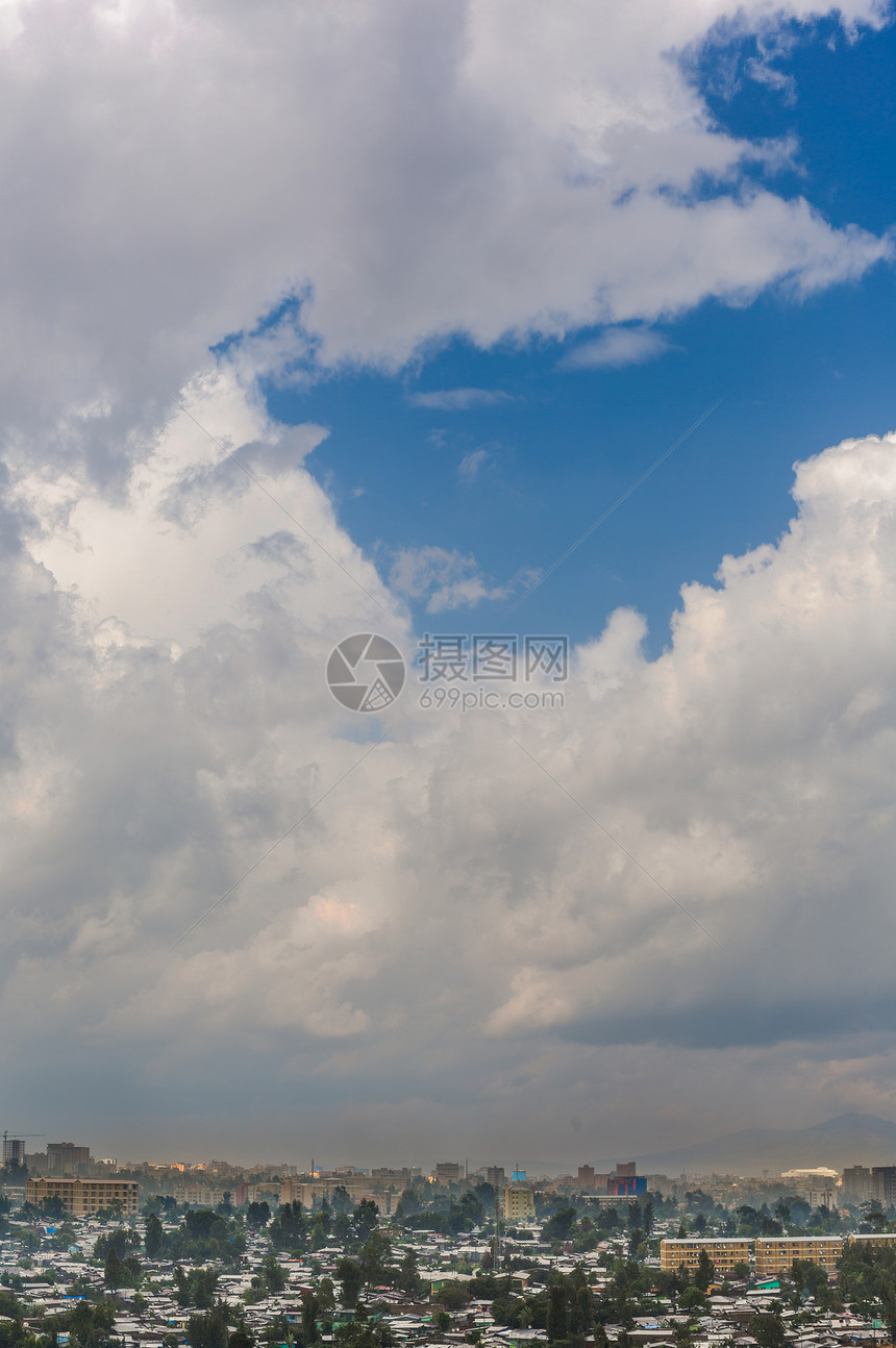 在亚的斯亚贝巴上空的云层图片