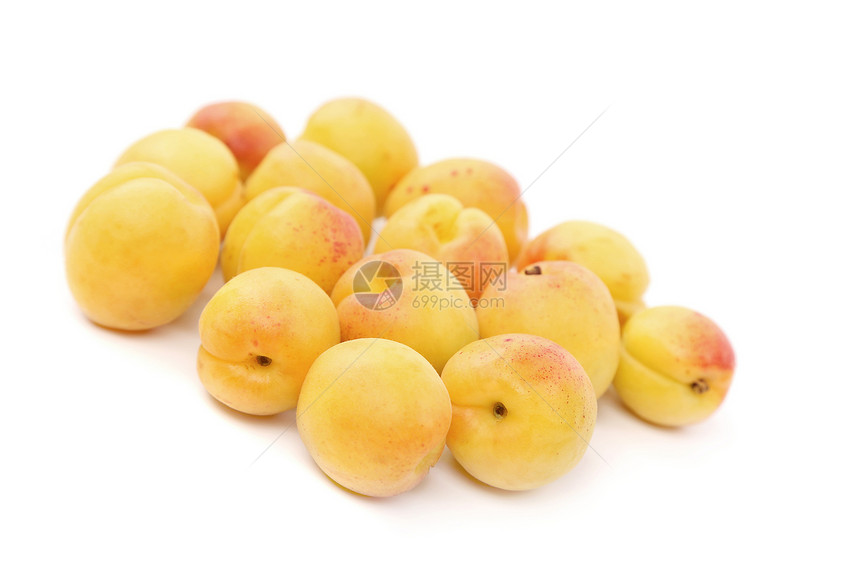 很多新鲜的杏仁 孤立水果食物甜点果汁果味维生素营养美食图片