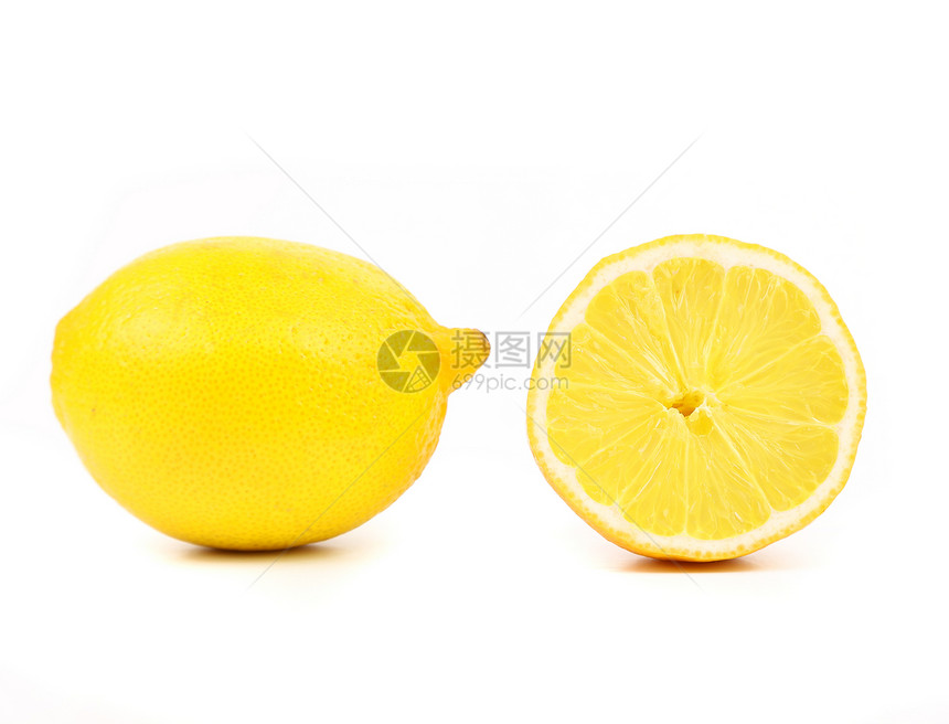 在白色背景上孤立的柠檬和切片图片