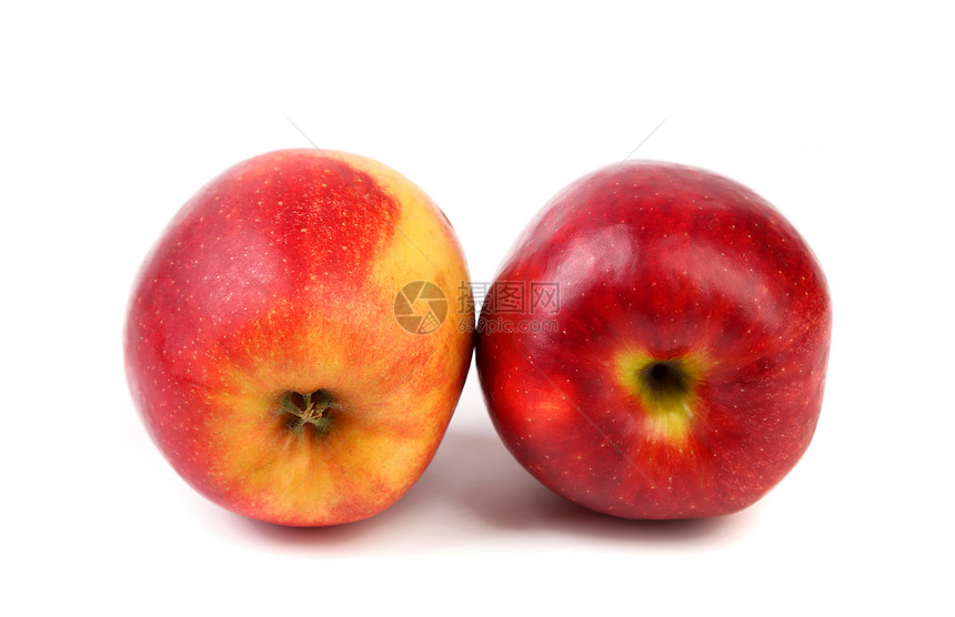 两个红苹果位于白色背景的白底幕图片