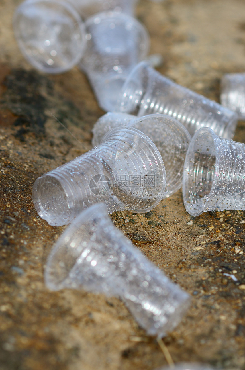 压碎塑料垃圾环境纸板回收咖啡店活力杯子液体图片