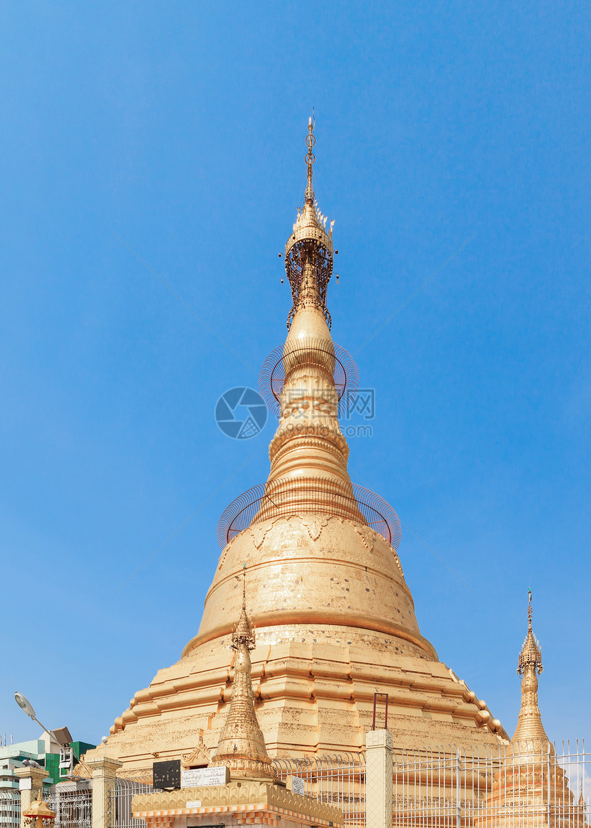 Botataung 宝塔在仰光 缅甸 缅甸遗产旅行寺庙文化宗教旅游钻石假期建筑学金子图片